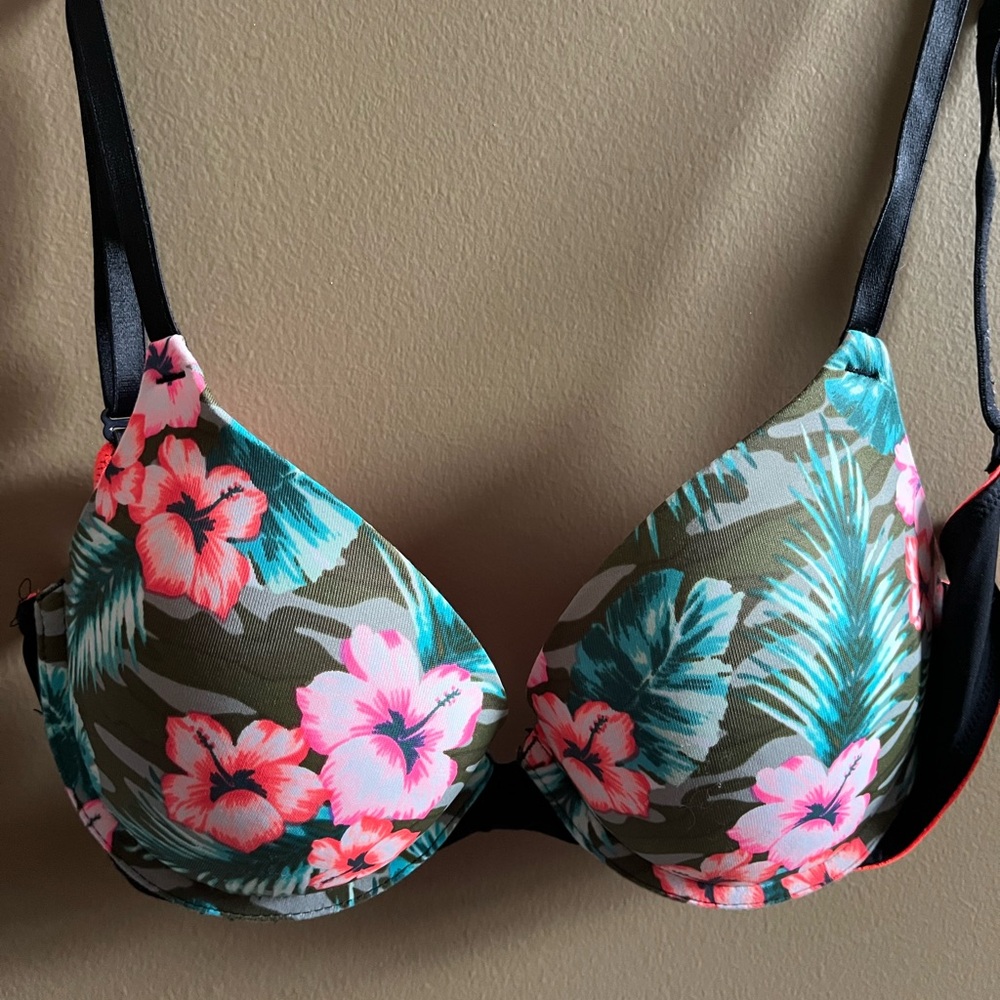 Pink Victoria's Secret Wear Everywhere Push-Up Tropical Print Bra Size 32C